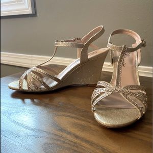Gold sparkly wedges